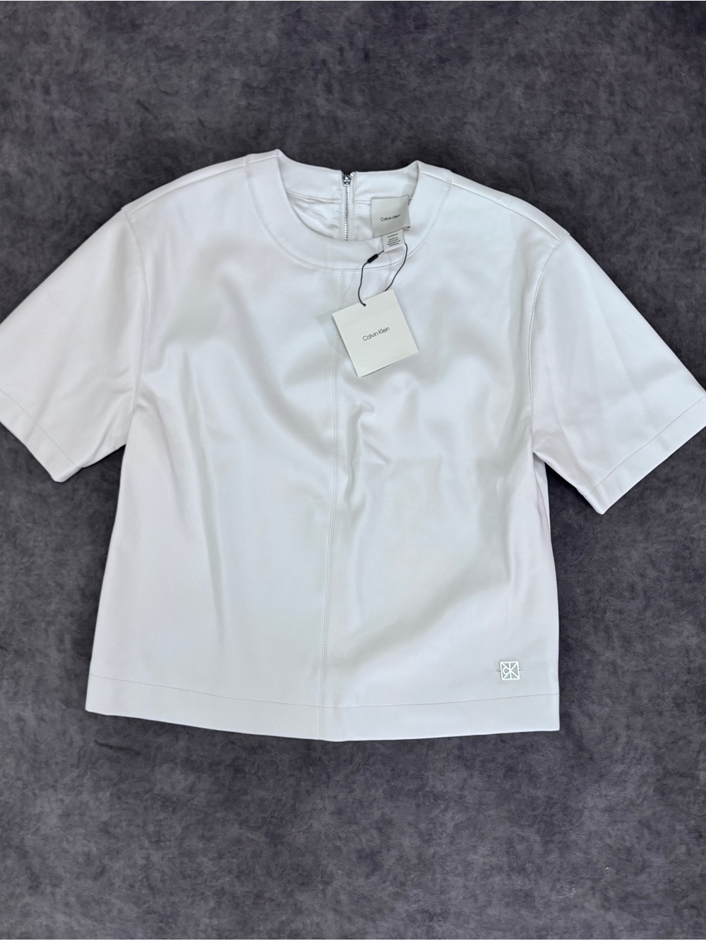 Calvin Klein Women Relaxed oversized boxy crewneck cream faux leather size XSmal